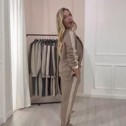 Muodikas sivuraidallinen bleiseri ja leveälahkeiset pitkät housut, 2-osainen setti