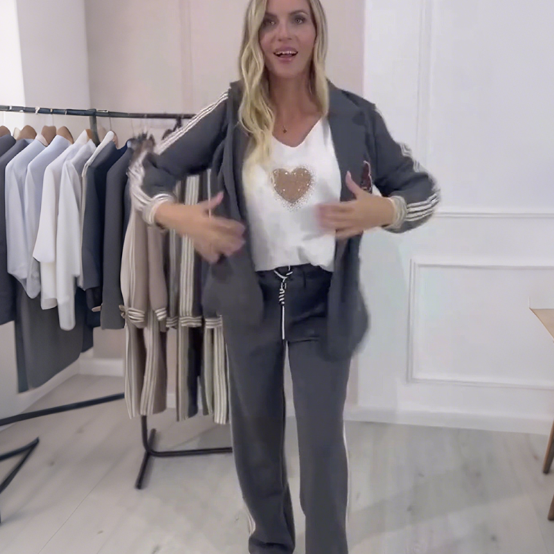 Muodikas sivuraidallinen bleiseri ja leveälahkeiset pitkät housut, 2-osainen setti