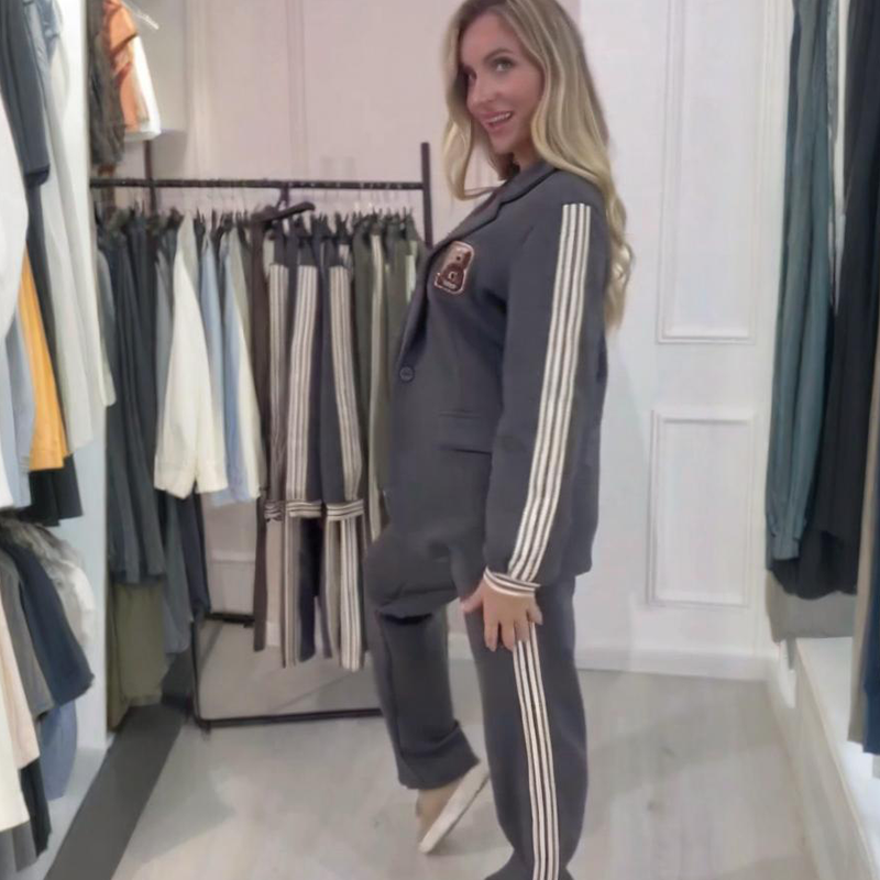 Muodikas sivuraidallinen bleiseri ja leveälahkeiset pitkät housut, 2-osainen setti