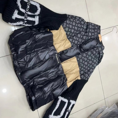 Naisten tilkkutäkkihenkinen neulehihainen hupullinen toppatakki